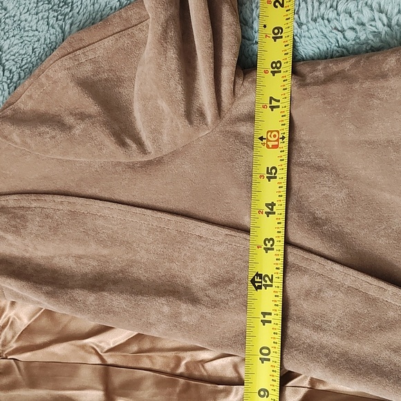 Elegant Brown Suede Jacket - Picture 9 of 16